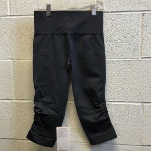 lululemon athletica Pants - Lululemon black crop legging, sz 4, NWT, 61750 lululemon athletica Pants - Lululemon black crop legging, sz 4, NWT, 61750